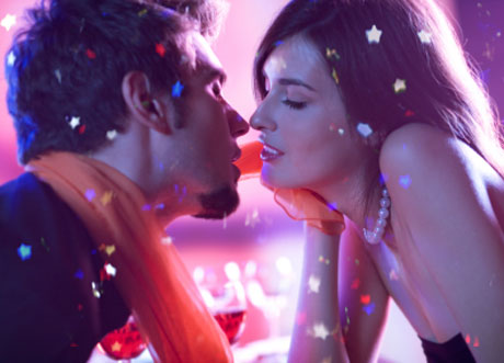 kissing_lovers_valentines_day.jpg
