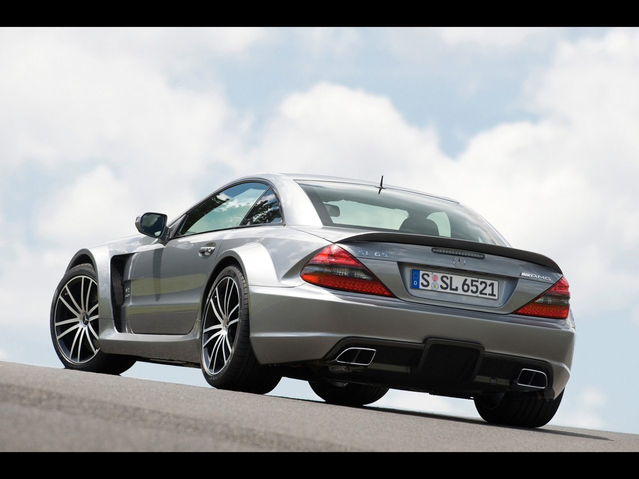 Mercedes-Benz-SL-65-AMG-Black-Series-4.jpg