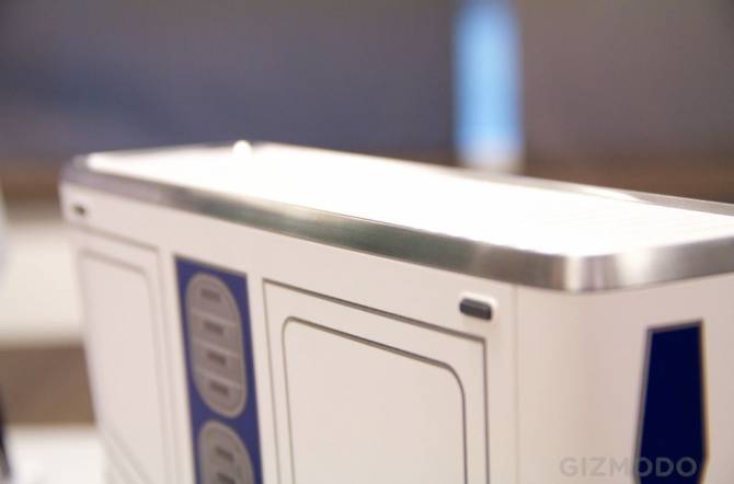 1311315331_star-wars-r2d2-xbox-360-04.jpg