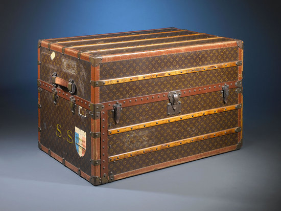 Louis-Vuittons-vintage-wardrobe-trunk-1.jpg