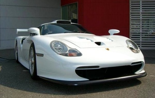 Porsche-911-GT1-Strassenversion.jpg