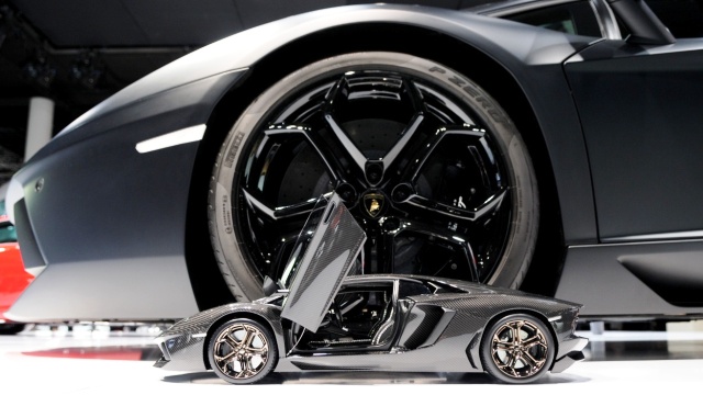 Lamborghini-Aventador-lp-700-4-model.jpg