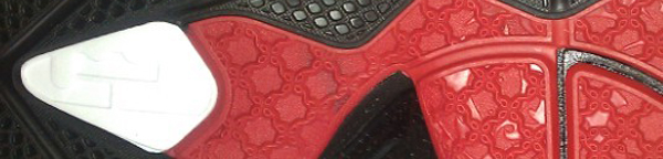 18_nikelebron9SOLE_2.jpg