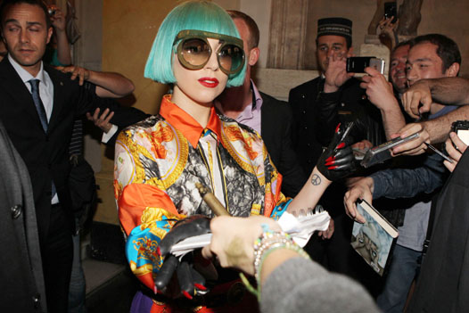 20110617gagaPost.jpg