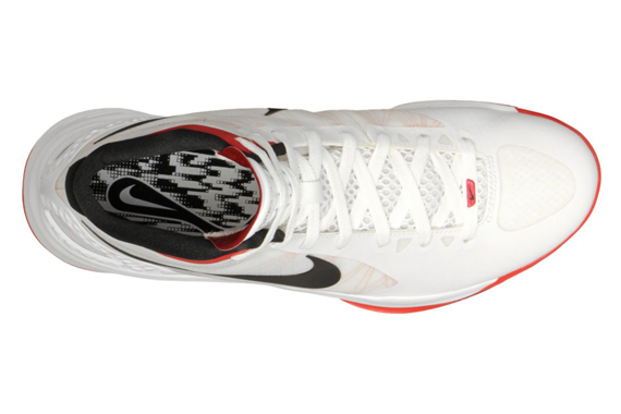 nike-zoom-hyperdunk-2011-new-images-12.jpg