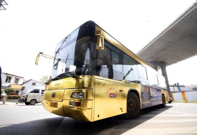 Gold-Bus-in-China.jpg