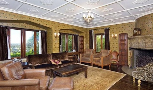 Katy-Perry-And-Russell-Brand-Luxury-6.5-Million-Hollywood-Mansion-4.jpg
