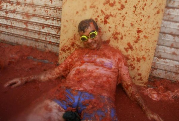 1283175265_tomatina_6.jpg