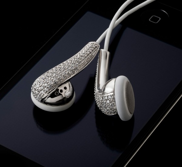 Amosu-Couture-Apple-Compatible-Swarovski-Crystal-Headsets-2-600x551.jpg