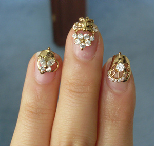 nails-jewelry.jpg