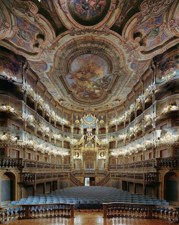 1282639415_teatry_03.jpg