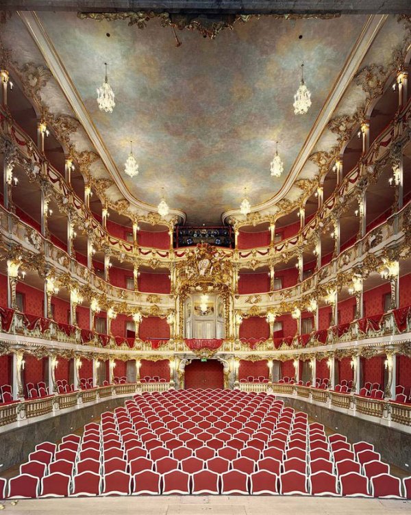 1282639415_teatry_04.jpg