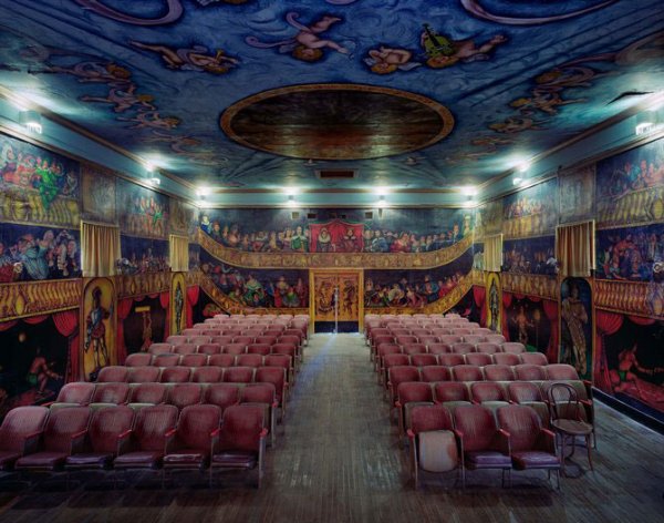 1282639415_teatry_08.jpg
