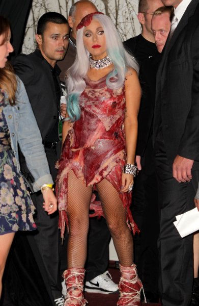 1284555076_gaga_6.jpg