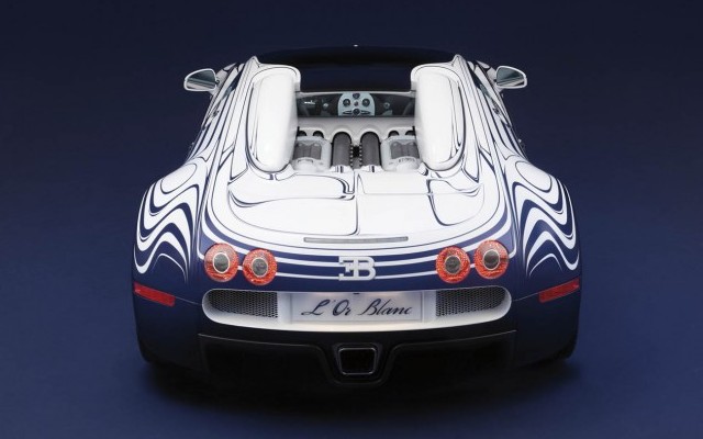 Bugatti-Veyron-LOr-Blanc-5.jpg