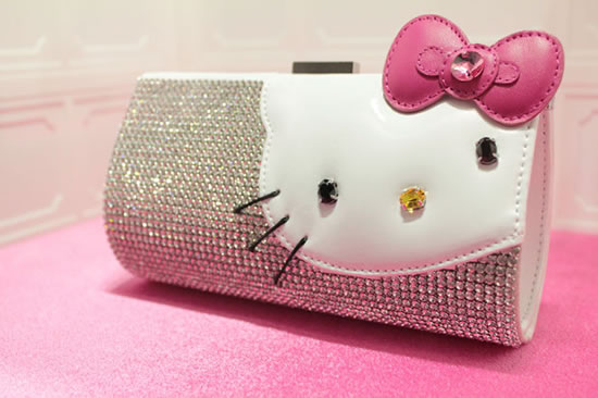 Hello-Kitty-clutch-bag.jpg