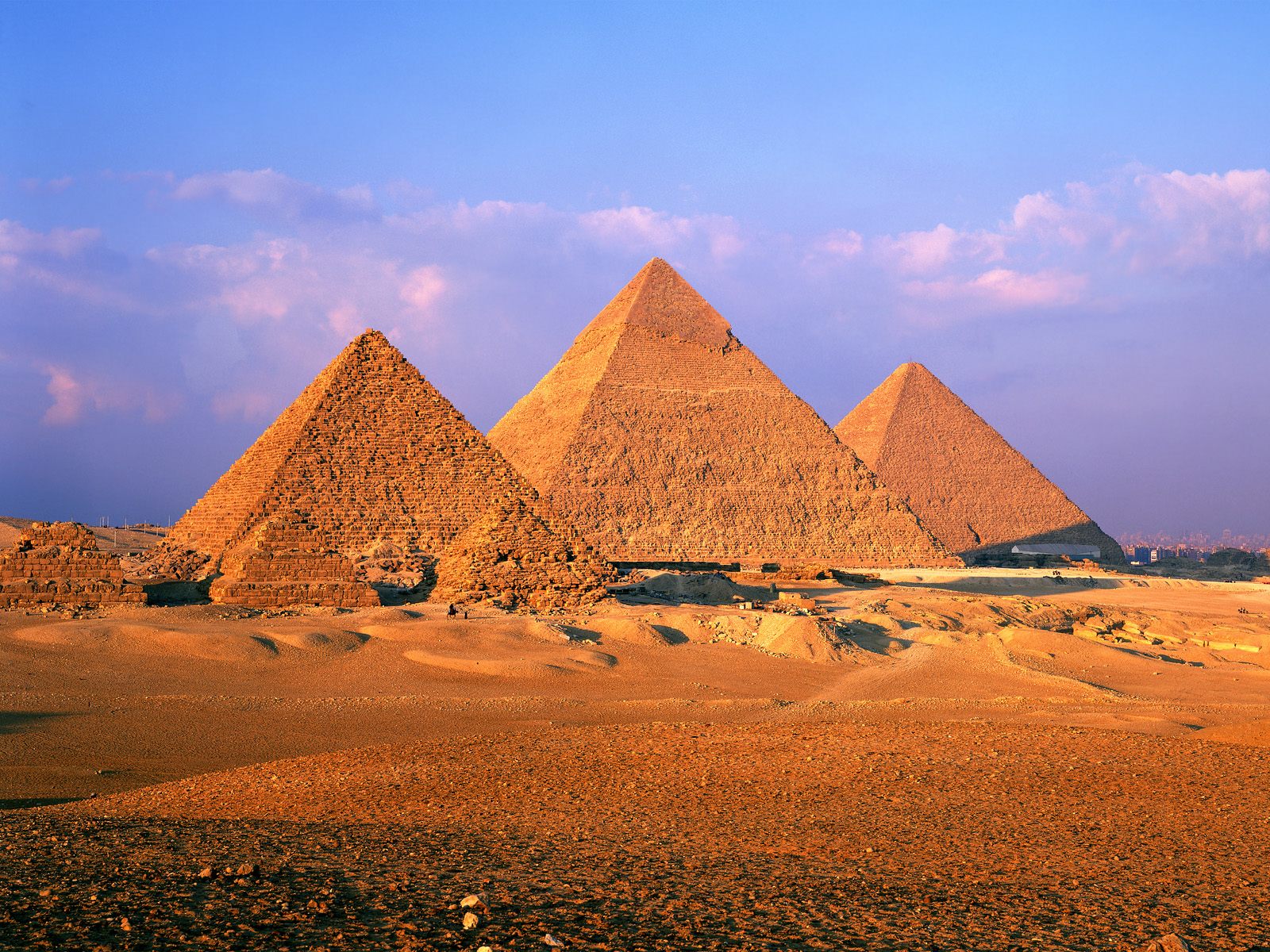 pyramids_of_giza_egypt-normal.jpg