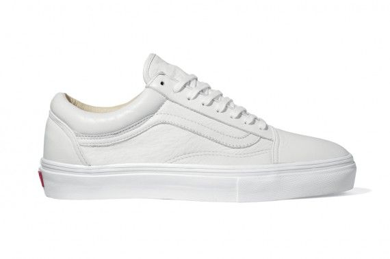 vansvaultfall2011blackwhite03570x379.jpg
