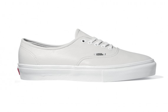 vansvaultfall2011blackwhite02570x379.jpg