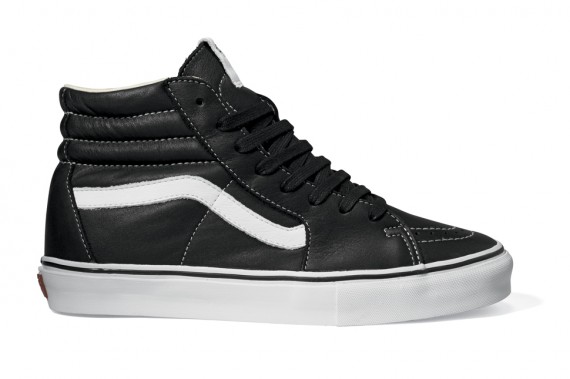 vansvaultfall2011blackwhite00570x379.jpg