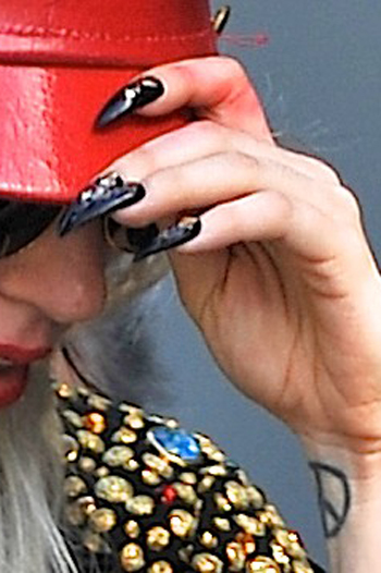 2011-05-31-gaga2.jpg