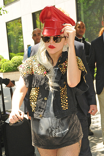 2011-05-31-gaga6.jpg