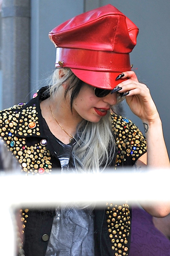 2011-05-31-gaga3.jpg