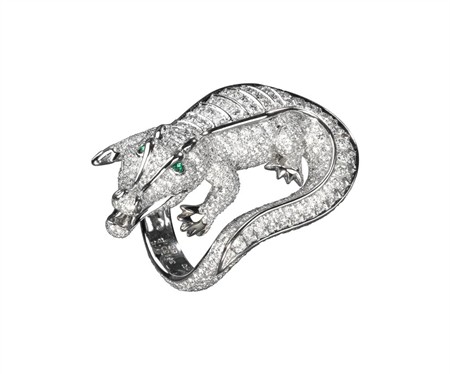 beguiling-menagerie-cartiers-nature-inspired-high-jewelry-Crocodile-diamond-ring-with-emerald-eyes.jpg