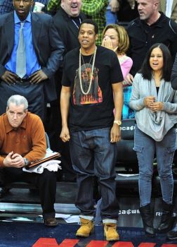 jayz-v-futbolke-givenchy-jesus-is-lord-1.jpg