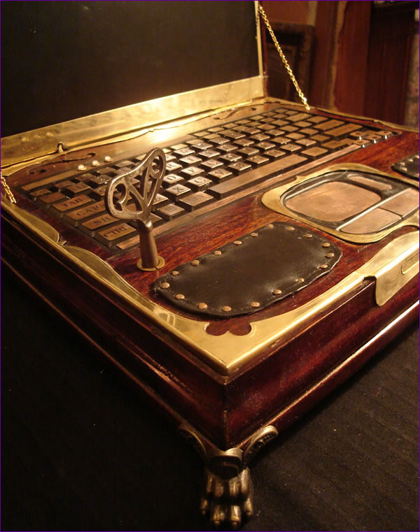1307700554_datamancer-steampunk-laptop-03.jpg