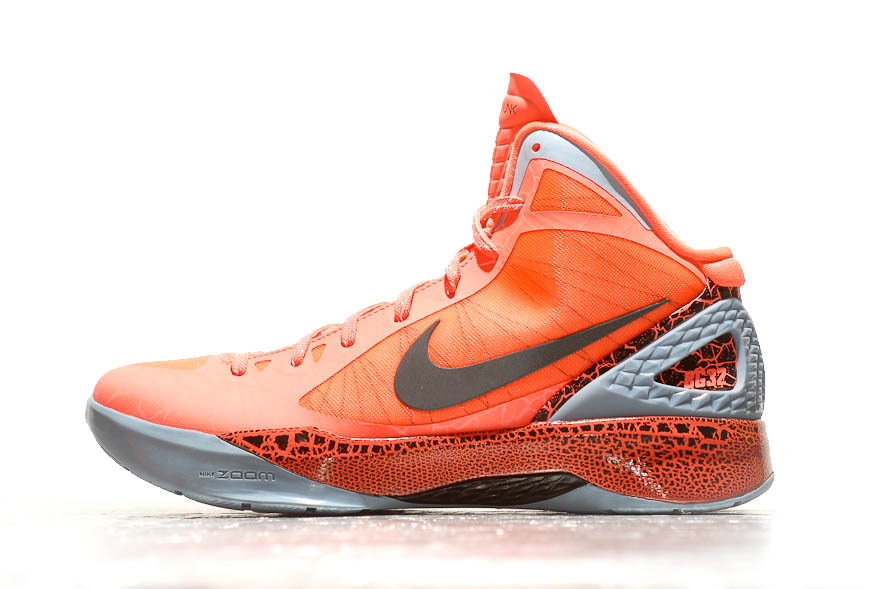 nike-zoom-hyperdunk-2011-bg-release-info-01.jpg