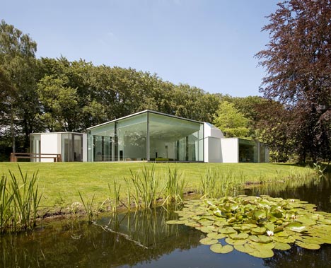 dezeen_Villa-4.0-by-Dick-van-Gameren_20.jpg