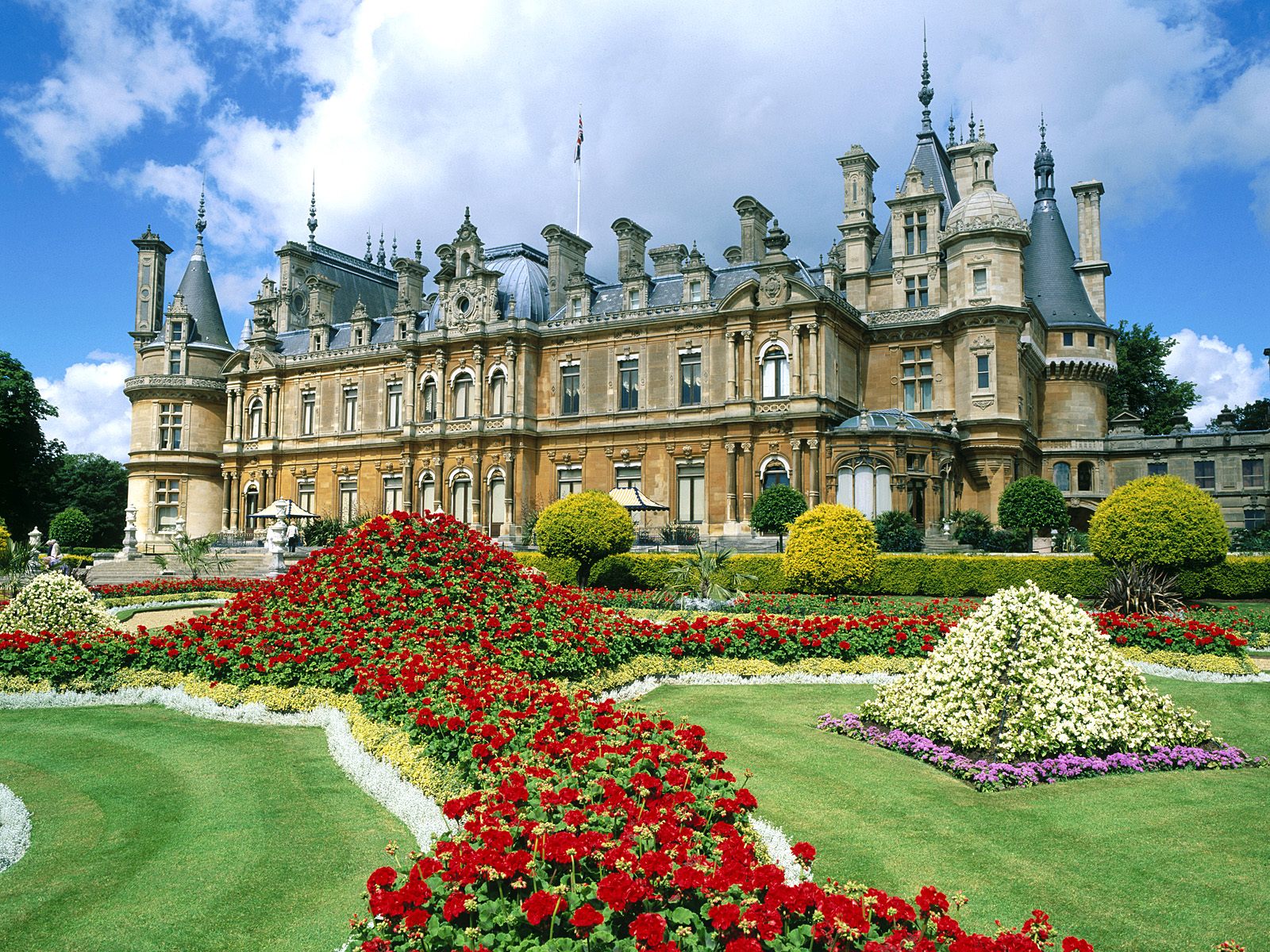 waddesdon_manor_england-normal.jpg