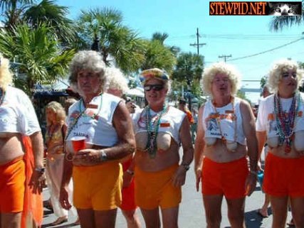 retired-hooters-ladies.jpg