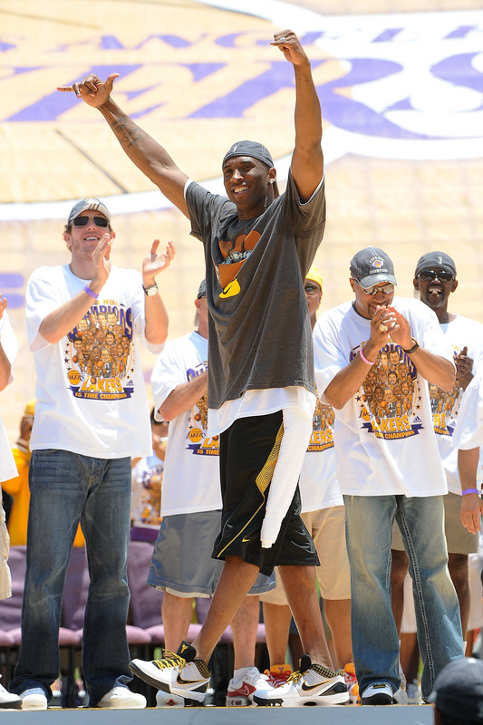 nba-feet-lakers-parade-1.jpg