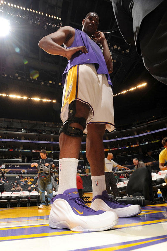 nike-foamposite-lite-los-angeles-lakers-2.jpg